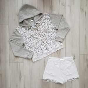 Women Fall Denim Leopard Print Jacket, Jeans Shorts Size S/26 White Grey NWOT